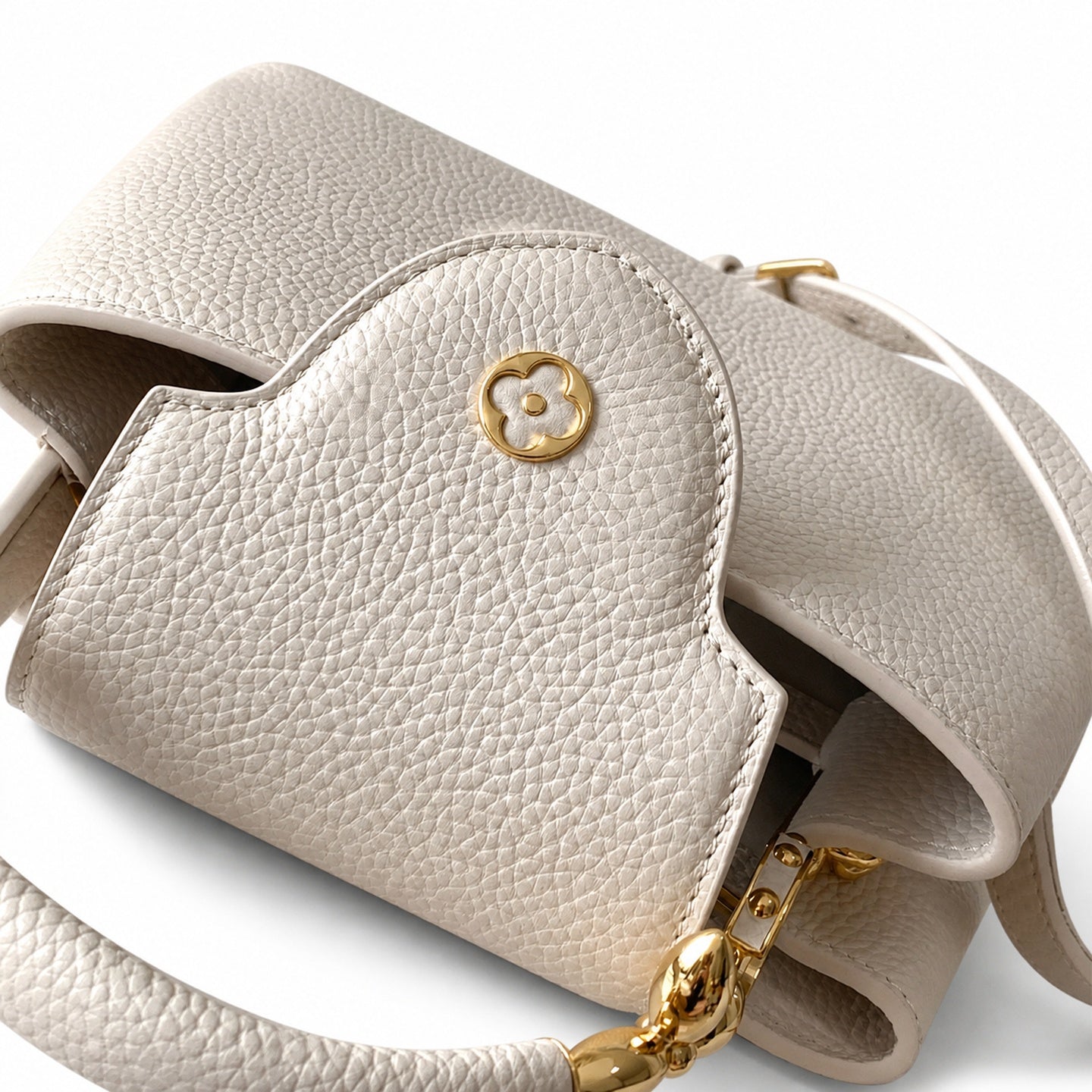 Louis Vuitton Capucines Leather White Handbag