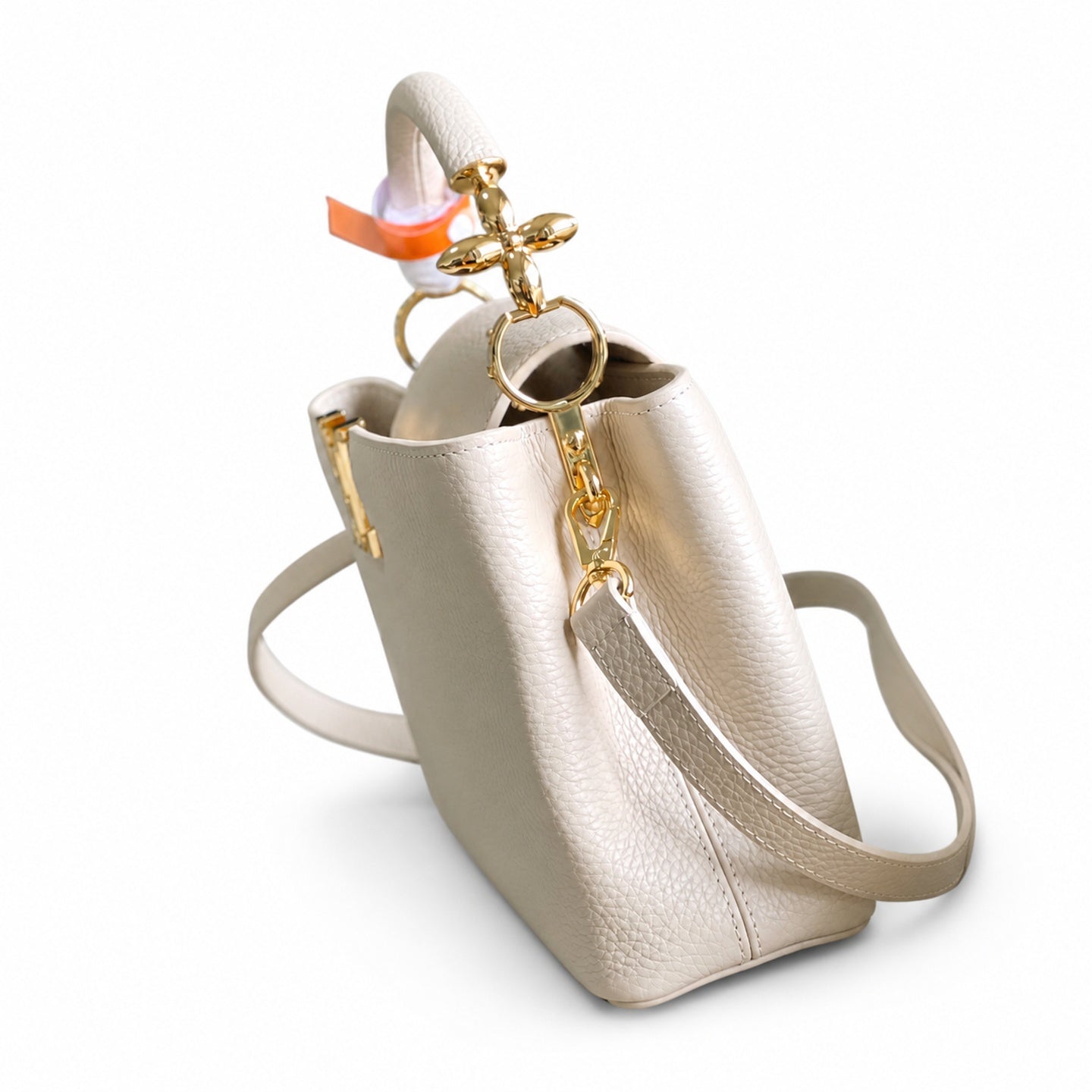 Louis Vuitton Capucines Leather White Gold Handbag