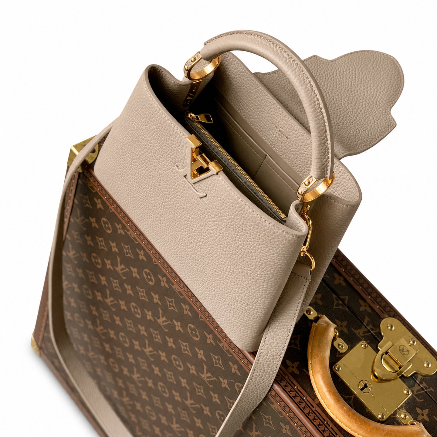 Louis Vuitton Capucines Small Leather Brown Handbag