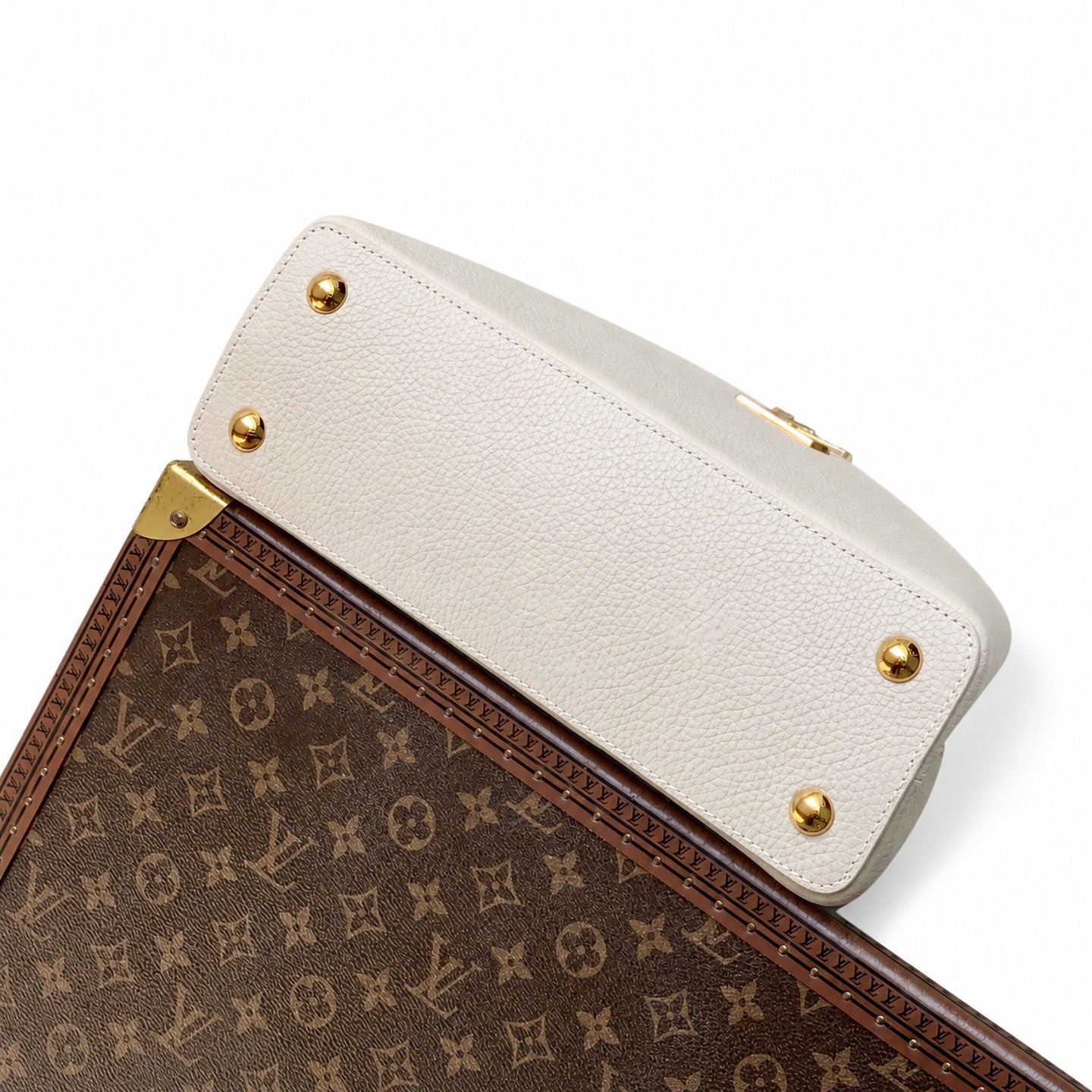 Louis Vuitton Capucines Medium Leather Gray Handbag