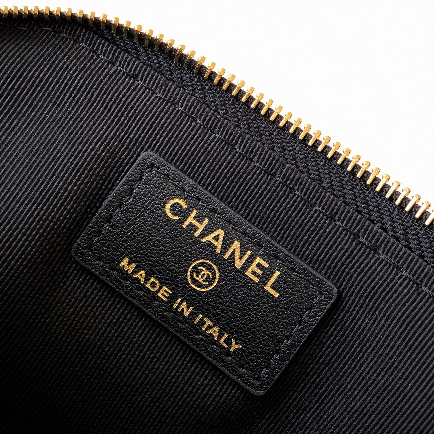 Chanel 25 Leather Phone Bag